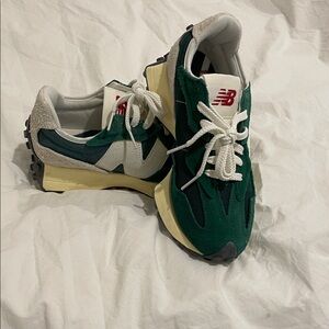 New Balance 327 Green and White Sneakers Size 7 Women’s/5.5 Men’s